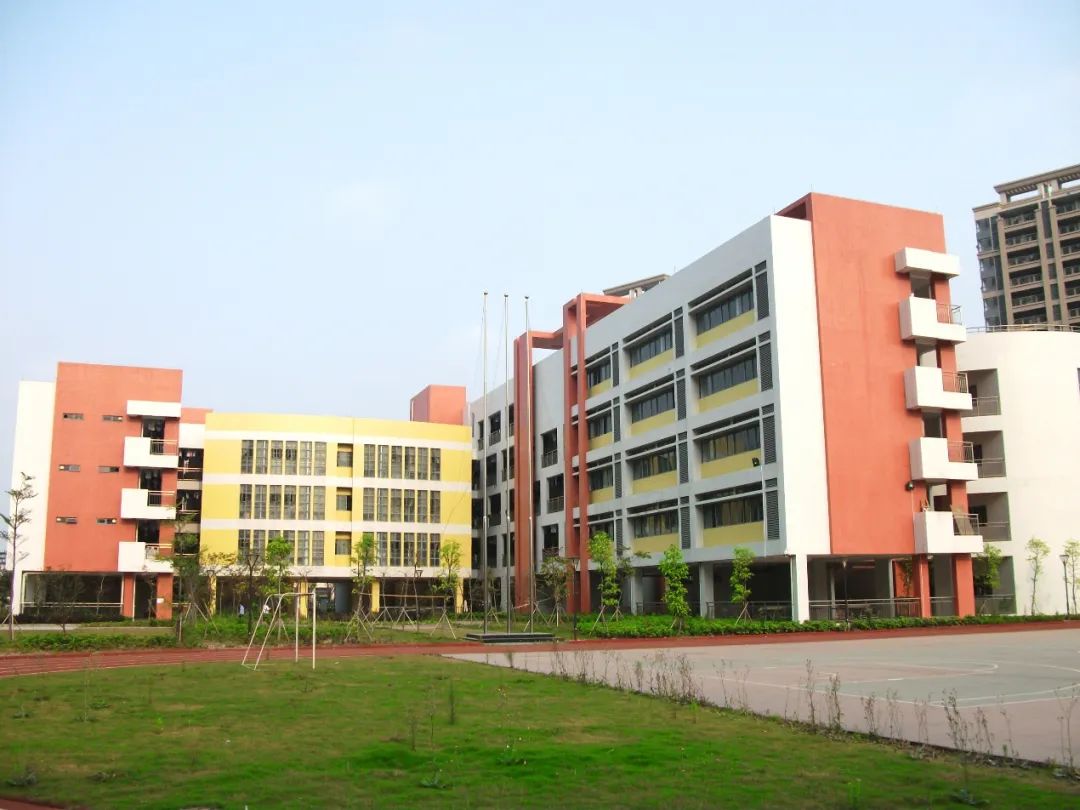 广州市白云中学,明德至善博学笃行广州高中