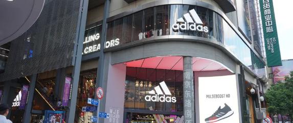 耐克阿迪达斯为什么被疯抢,阿迪达斯耐克还在被抵制吗