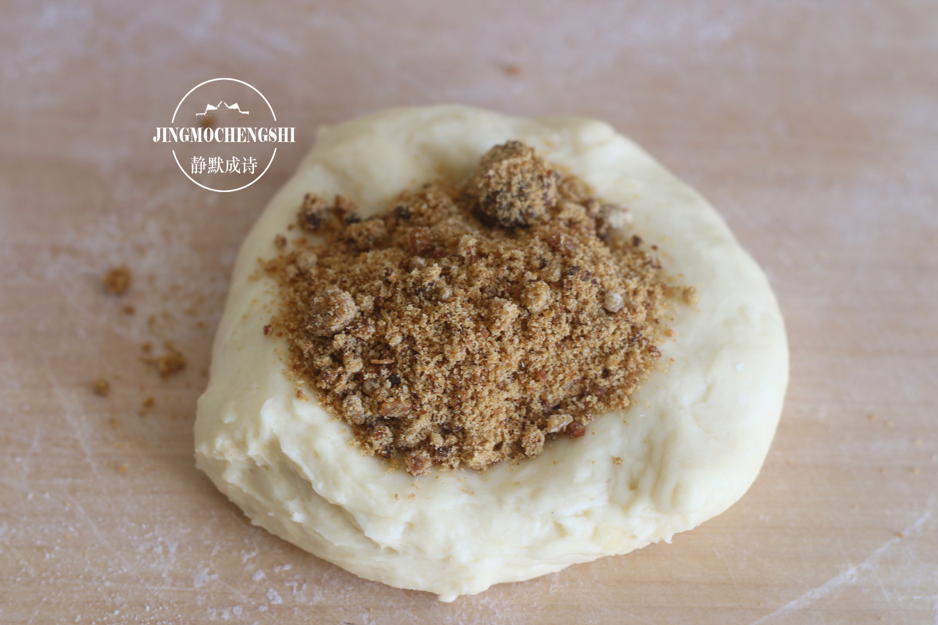 糖油饼怎么做又软又好吃又简单,早餐老北京糖油饼做法大全视频