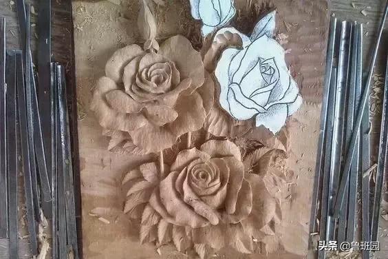 木雕是一门需要技术的艺术，值得尊重