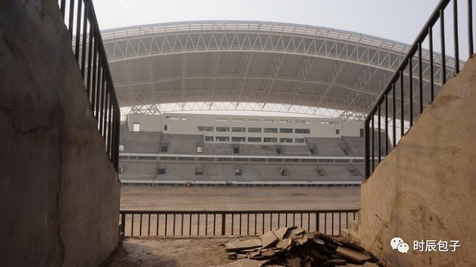 闀垮畨绔炴妧娓崡涓诲満,闄曡タ闀垮畨绔炴妧娓崡浣撹偛涓績