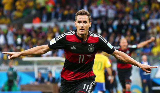 世界杯历史第一射手王克洛泽,世界杯经典庆祝动作克洛泽