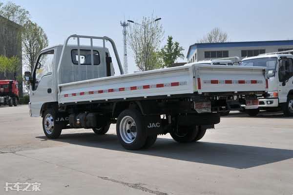 还在用僵尸车、三轮车摆摊？时代不同了，带你看看真正的地摊神车