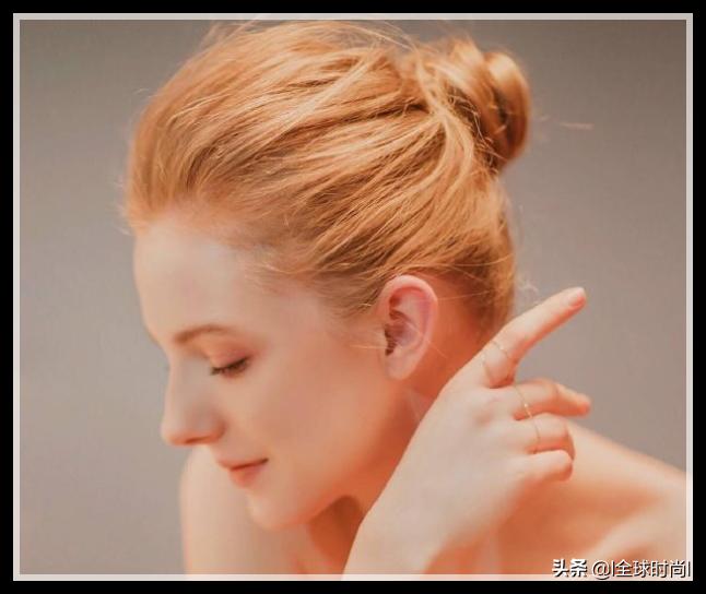 立陶宛醉美人天使面孔超模臀穿越搭配引热议—RingaileDemsyte