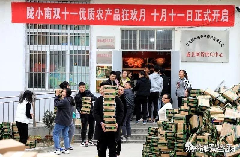 我叫成县，这是我2019年的自拍照