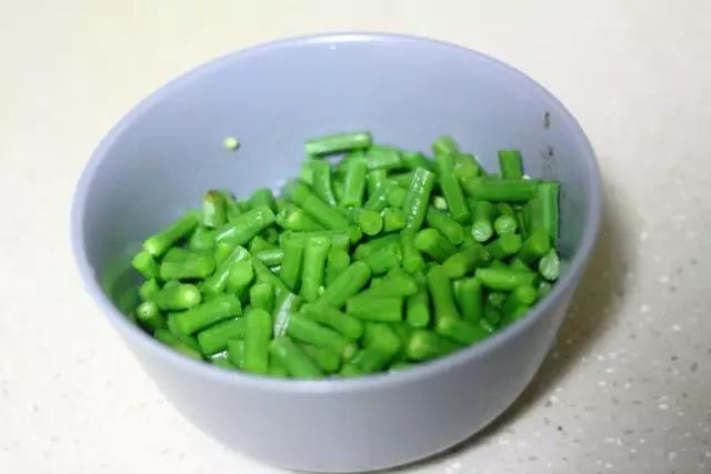 豇豆炒牛肉的做法窍门是什么,西红柿辣子豇豆炒牛肉家常做法