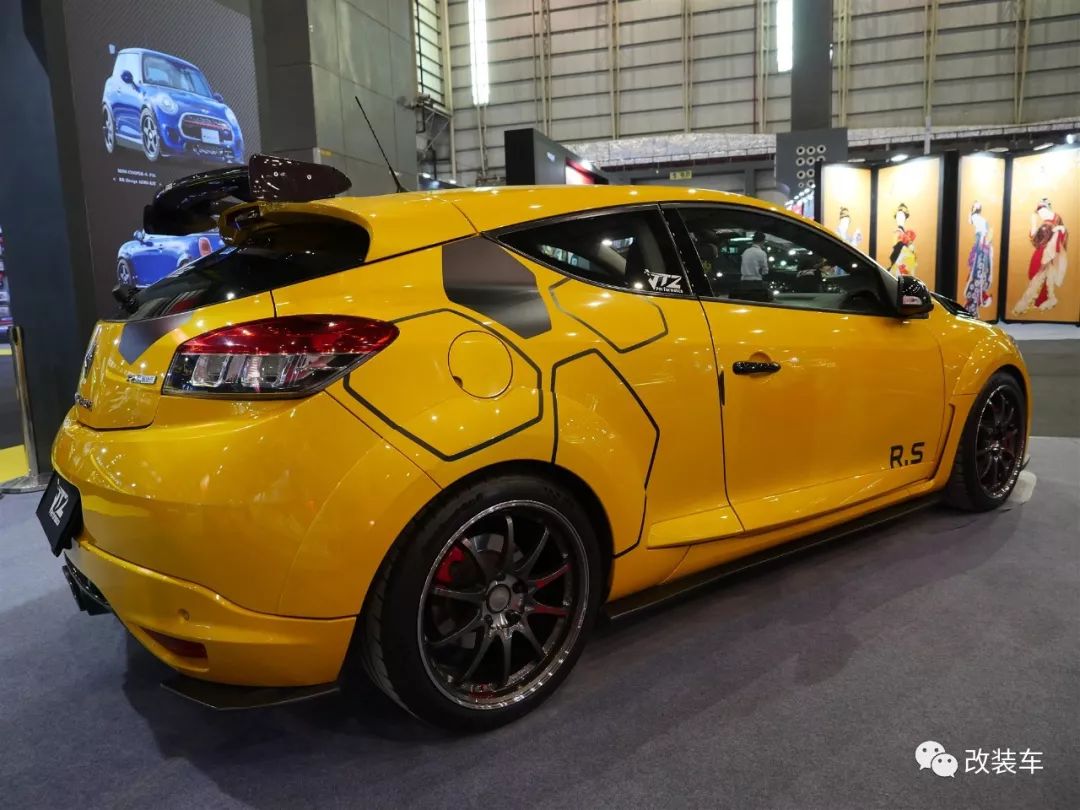 改装车聚会,改装车齐聚车展