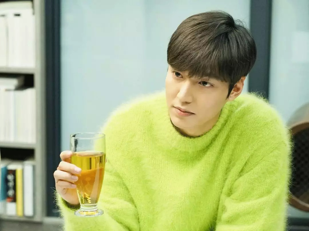 他要回归啦！韩剧扛把子、长腿欧巴始祖，还公开承认看过小电影