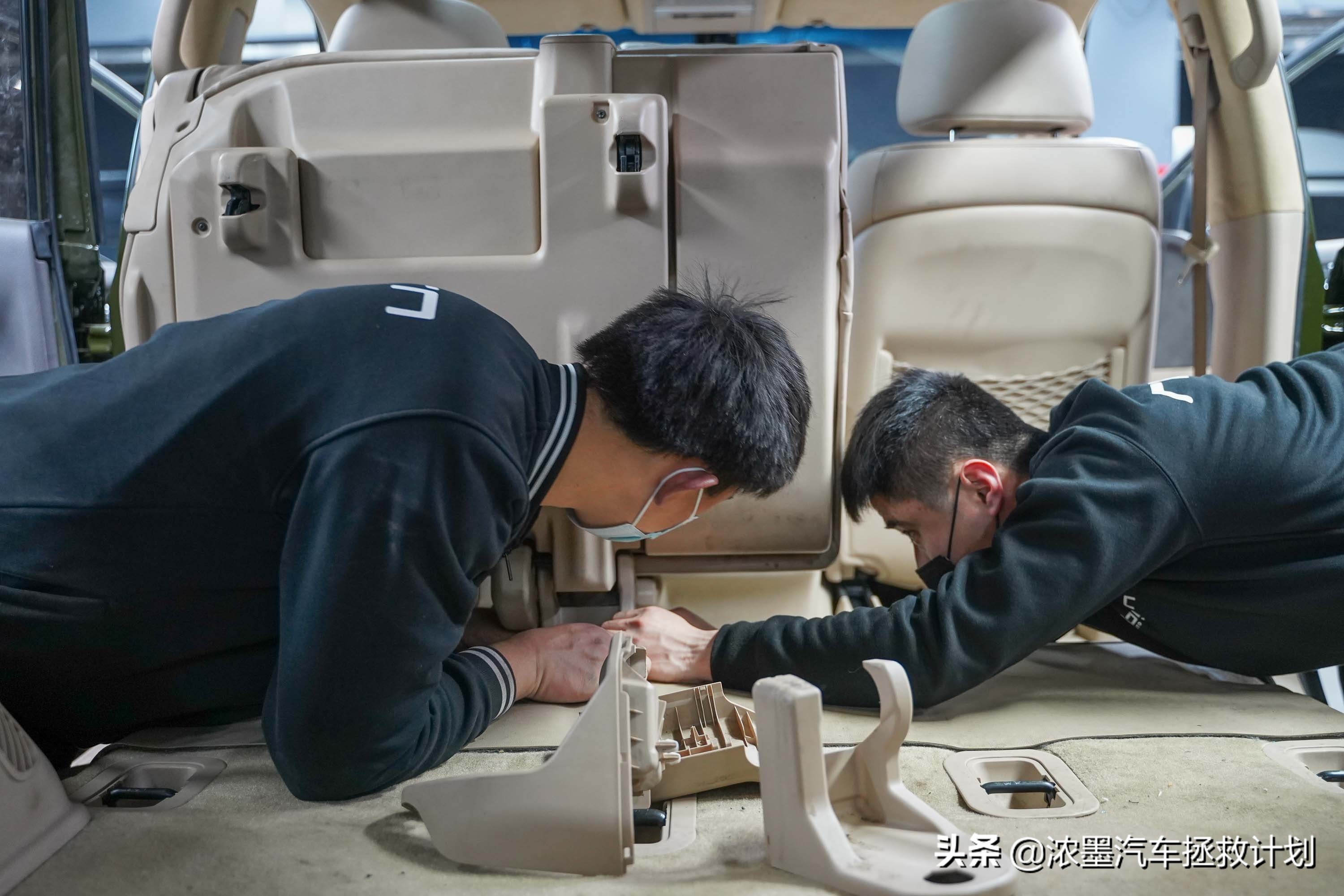 丰田霸道酷路泽带你翻山越岭,丰田兰德酷路泽低速4驱越野模式