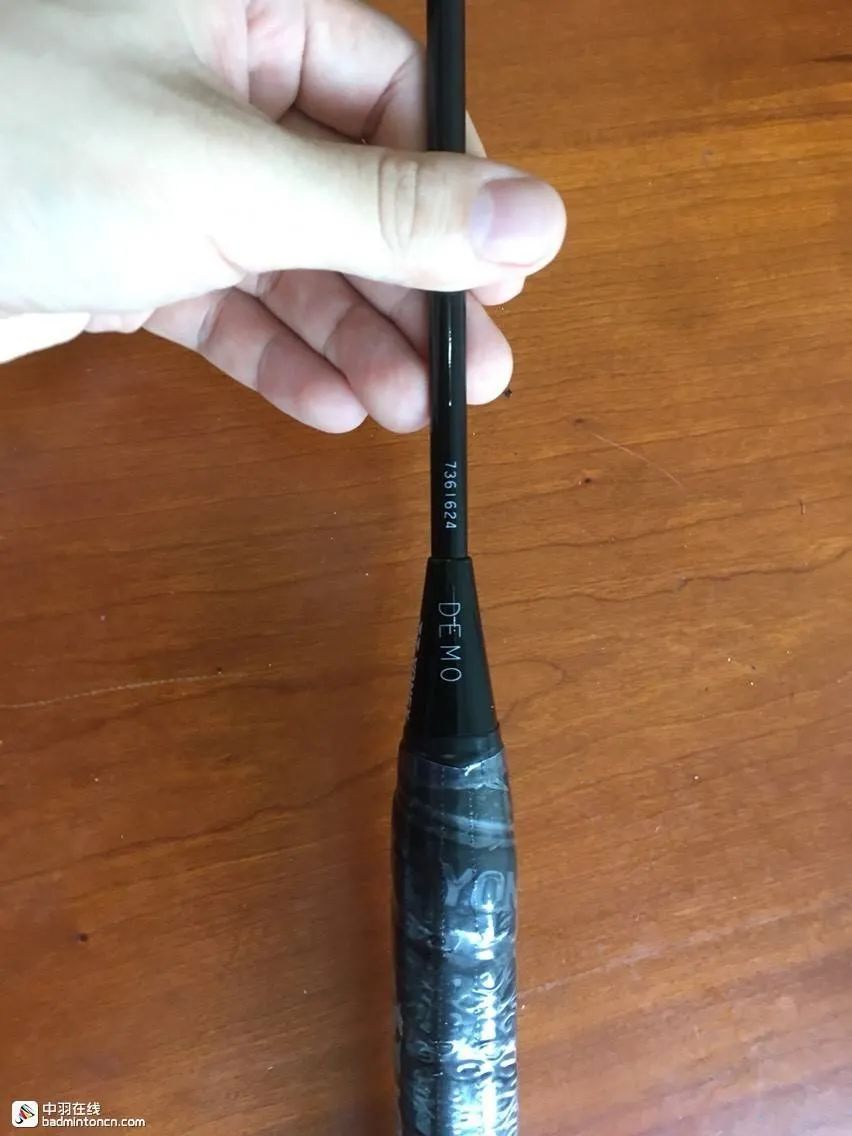 哪款羽毛球拍是全黑的,羽毛球拍黑话