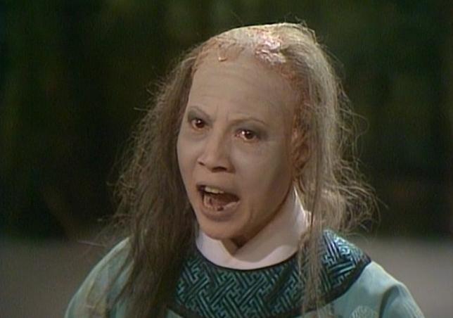 “鬼后”罗兰：凭裘千尺走红，87岁无人敢娶，却被古天乐视为亲人