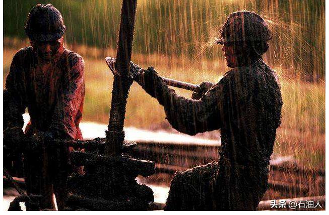 石油工人多么重要,石油现场的工人有多累