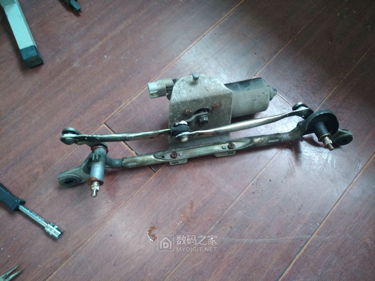 最老款长城c30怎么换雨刷,长城c30雨刷器喷嘴拆卸视频