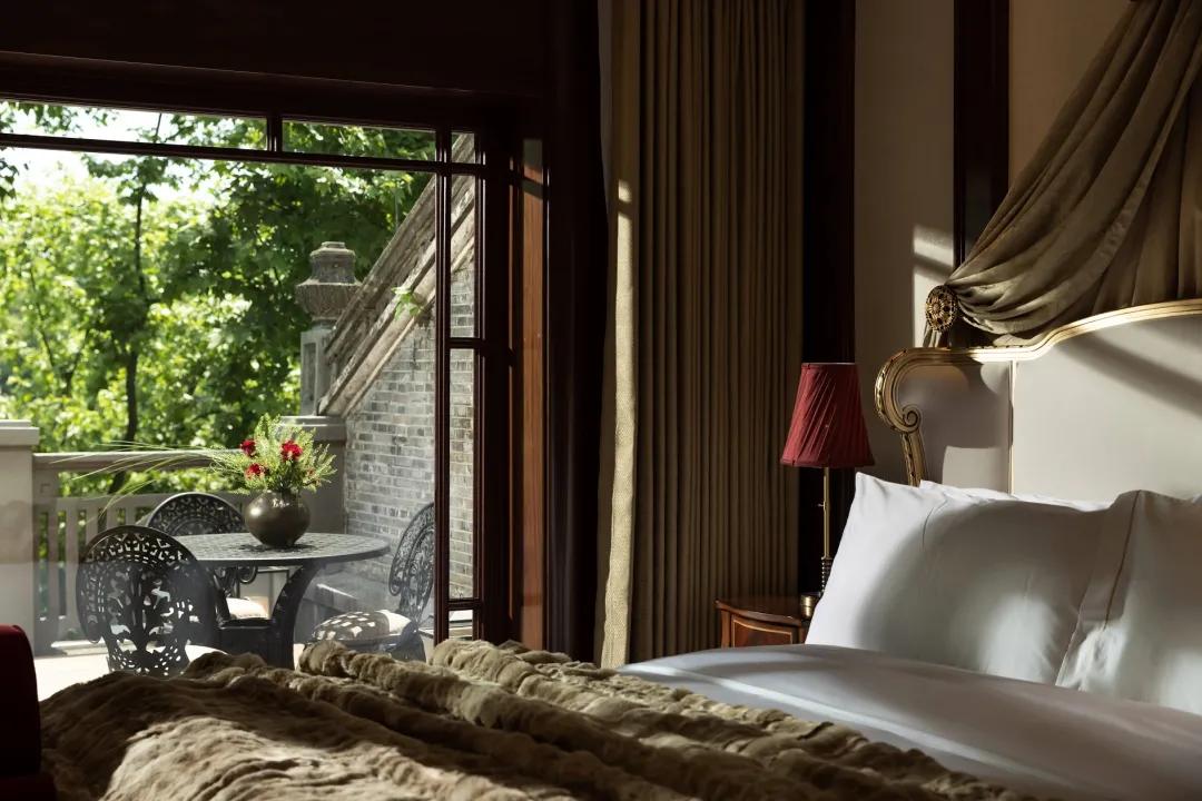 西湖边的传奇山庄，开业登顶“杭州最贵酒店”，旧址重生yyds