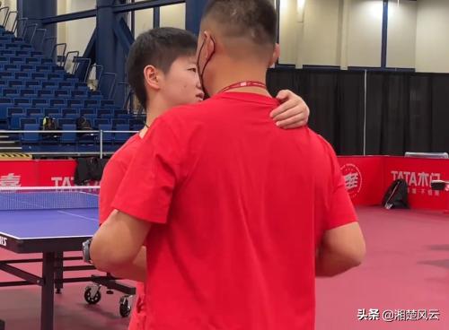 国乒热身赛樊振东孙颖莎,刘国梁对孙颖莎樊振东对比