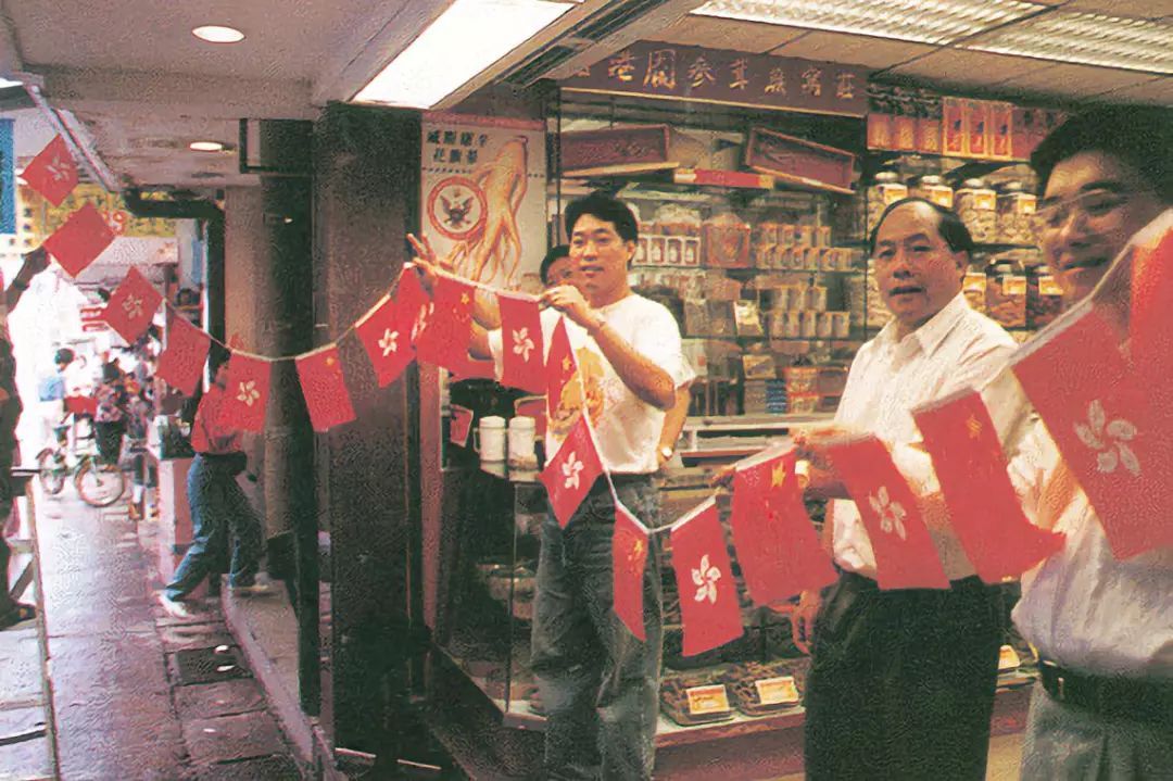 外网看深圳40年的变迁史,深圳特区40年光明变迁记