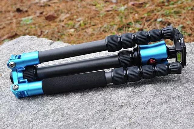 拍鸟三脚架什么品牌好,怎么挑选三脚架的高度