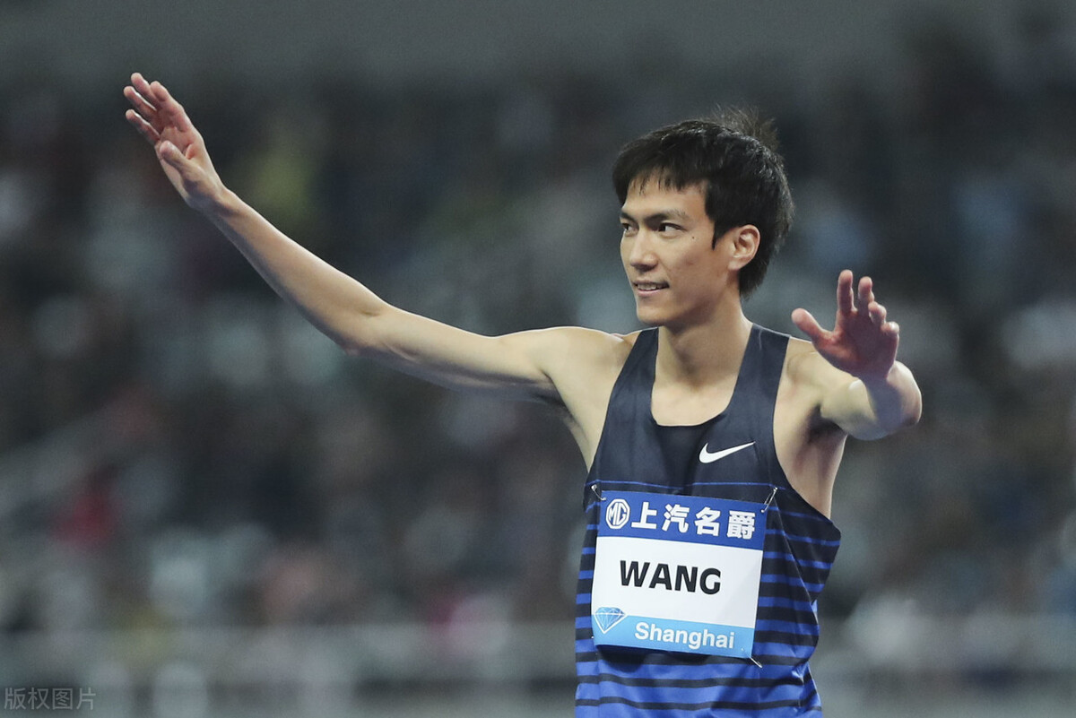 从跳高冠军到网红，张国伟已忘记2米39的一生追求了吗？拼命想红的他撂了国家队的挑子，但他的选择值得尊重