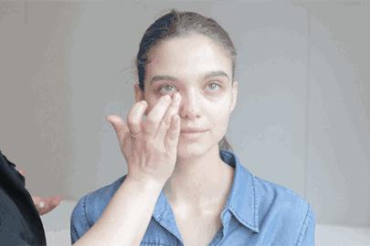 你的眼角已爬上皱纹,眼下细纹最好解决方法