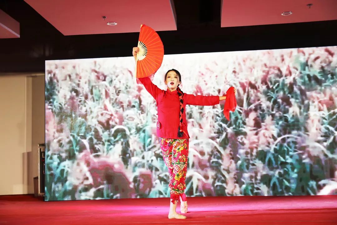 看图识人的女人是谁,看图识人这个女人是谁