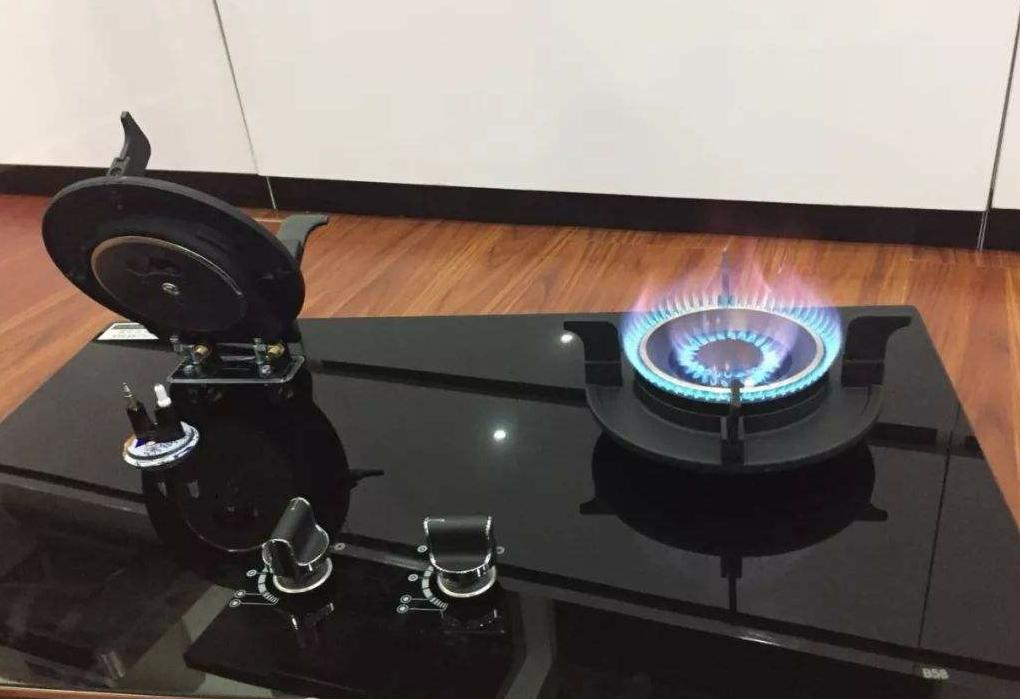 燃气灶冒黄火怎么办,燃气灶出黄火调风门不管用