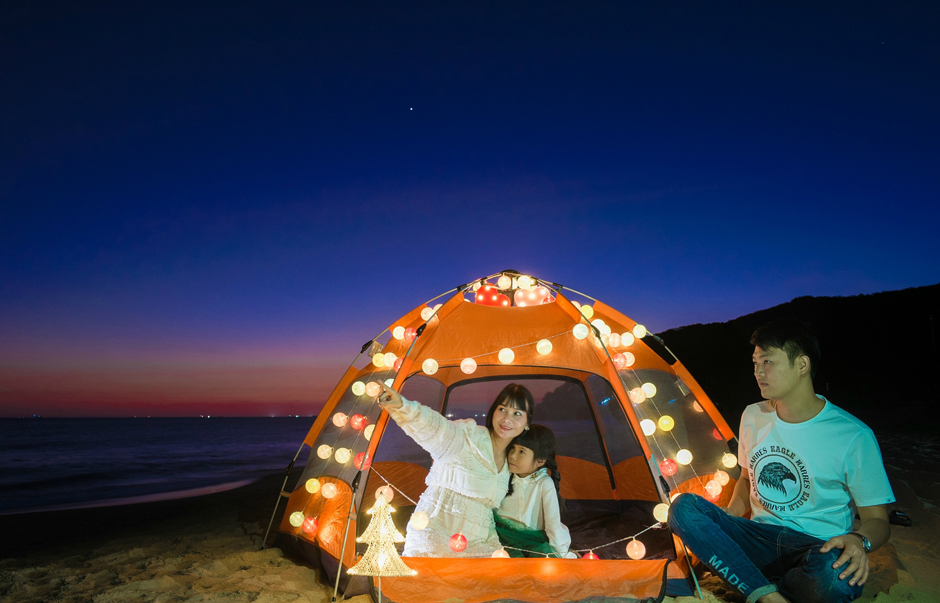 你在南方瑟瑟发抖，我在这里遛娃、看猴、赶海····