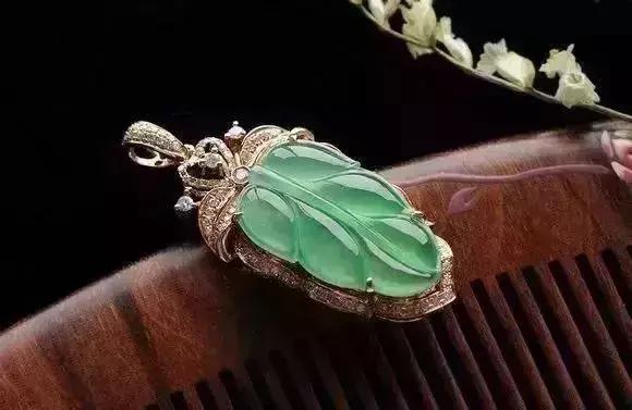 6类人群、30种翡翠。翡翠可不能随便送人，现在看还不晚！