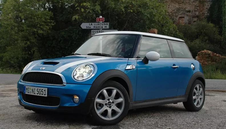 欧拉好猫尊荣复古绿,欧拉好猫新能源电动汽车