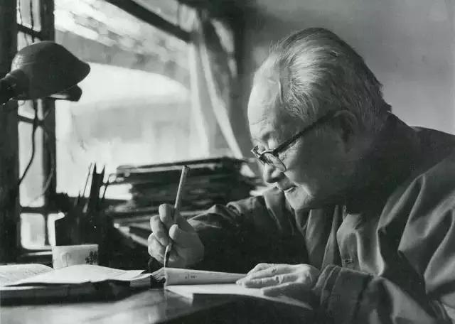 中国作家十大经典语录,十大名作家经典语录