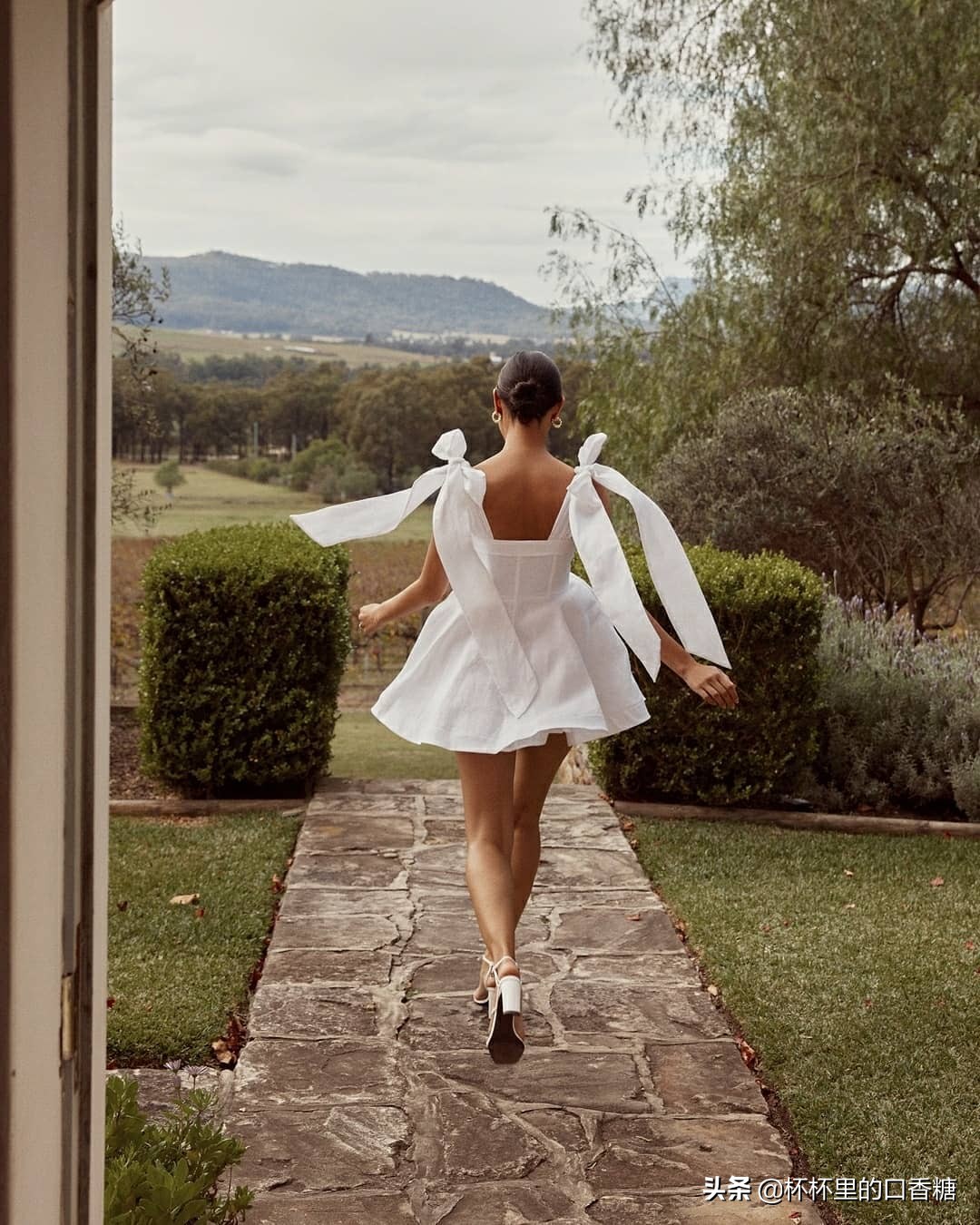 让婚服日常也能穿着，澳洲品牌DISSH释出100%亚麻材质婚服设计