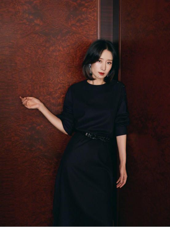 白色西装的刘敏涛造型气质太高级,刘敏涛mbti