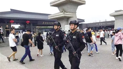 以平安建设为抓手打造平安城,用平安提升百姓幸福感