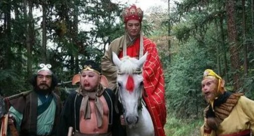 六小龄童评价周星驰被怼,六小龄童多次炮轰周星驰