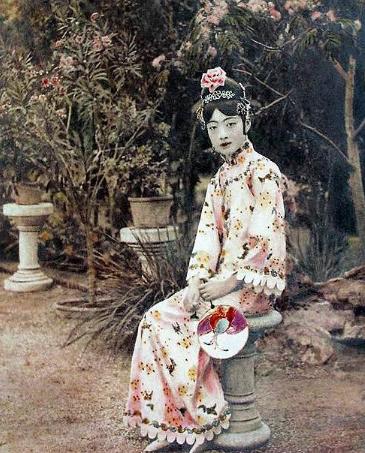 末代皇后死狱中,末代皇后被扔臭水沟后续