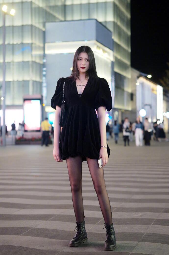 蕾丝长筒袜怎么穿教程,春天穿袜子的小技巧