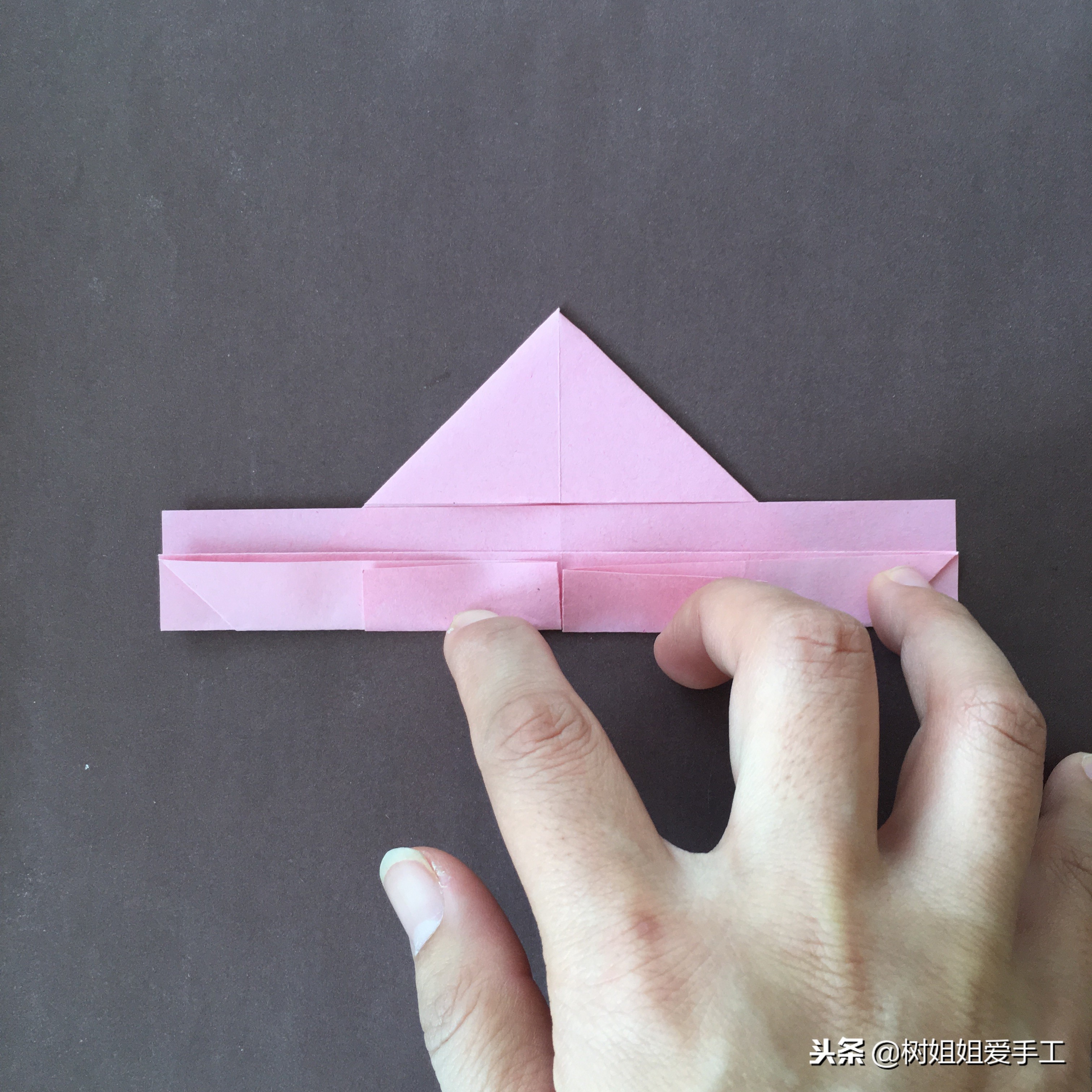 儿童折纸徽章简单又漂亮又能戴,手工五角星儿童折纸折法