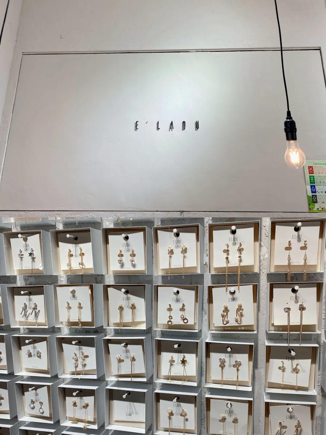 西安有哪些有名气的商场,西安有哪些大型的商场