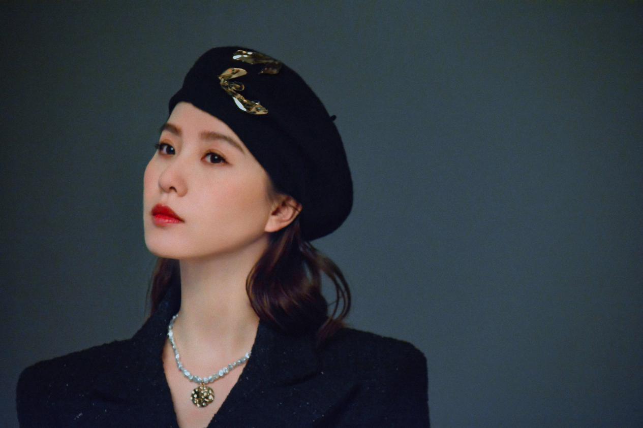 香奈儿戴妃珠光灰色,香奈儿戴珍珠