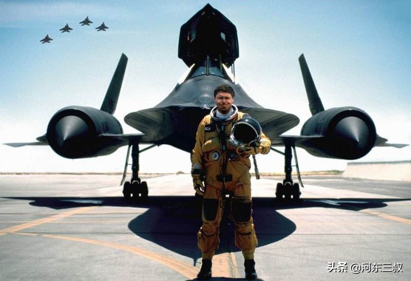 全球首款四发大型无人机,最早的四轴无人机