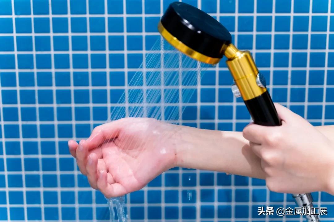 太空铝一键止水增压花洒,自动除垢花洒恒温增压花洒推荐