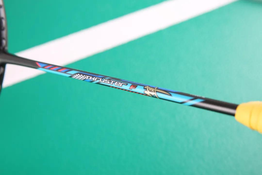 victor高端球拍黑白,victor入门球拍测评