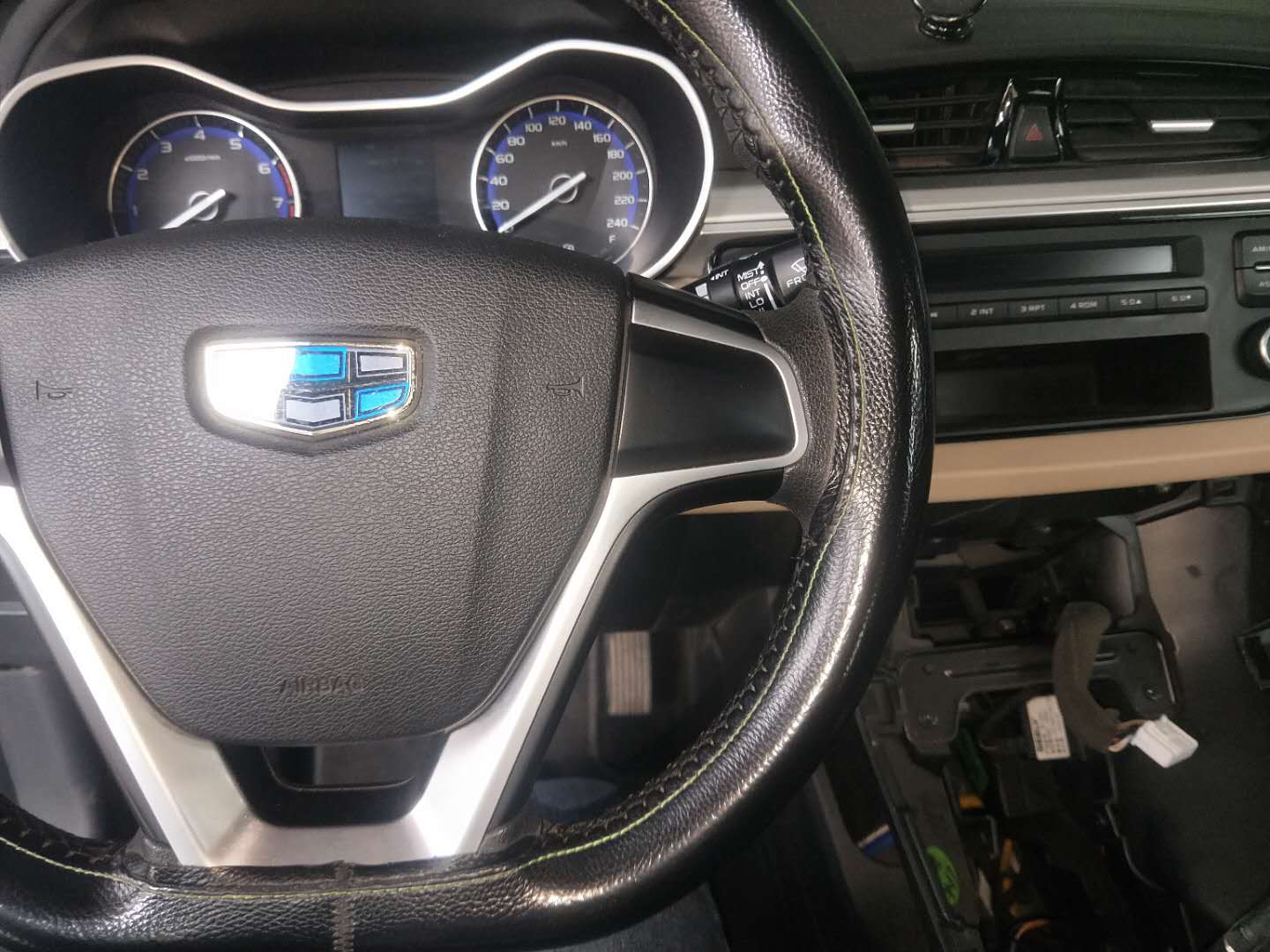 一键启动离合踏板上的传感器线,汽车一键启动离合器坏了如何起步