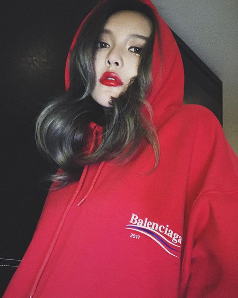 跟周扬青这样穿，打造甜酷女人味，难怪收服天王罗志祥，独得专宠