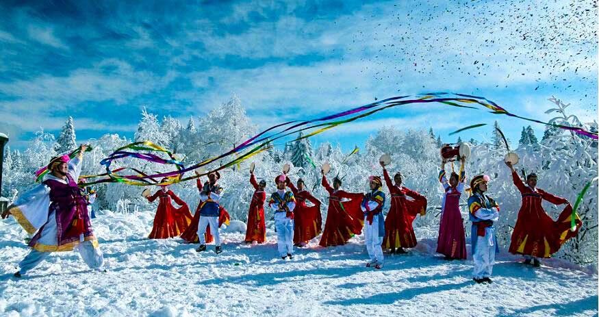 冬季的庭院景观,美丽如画的自然景观让人心旷神怡