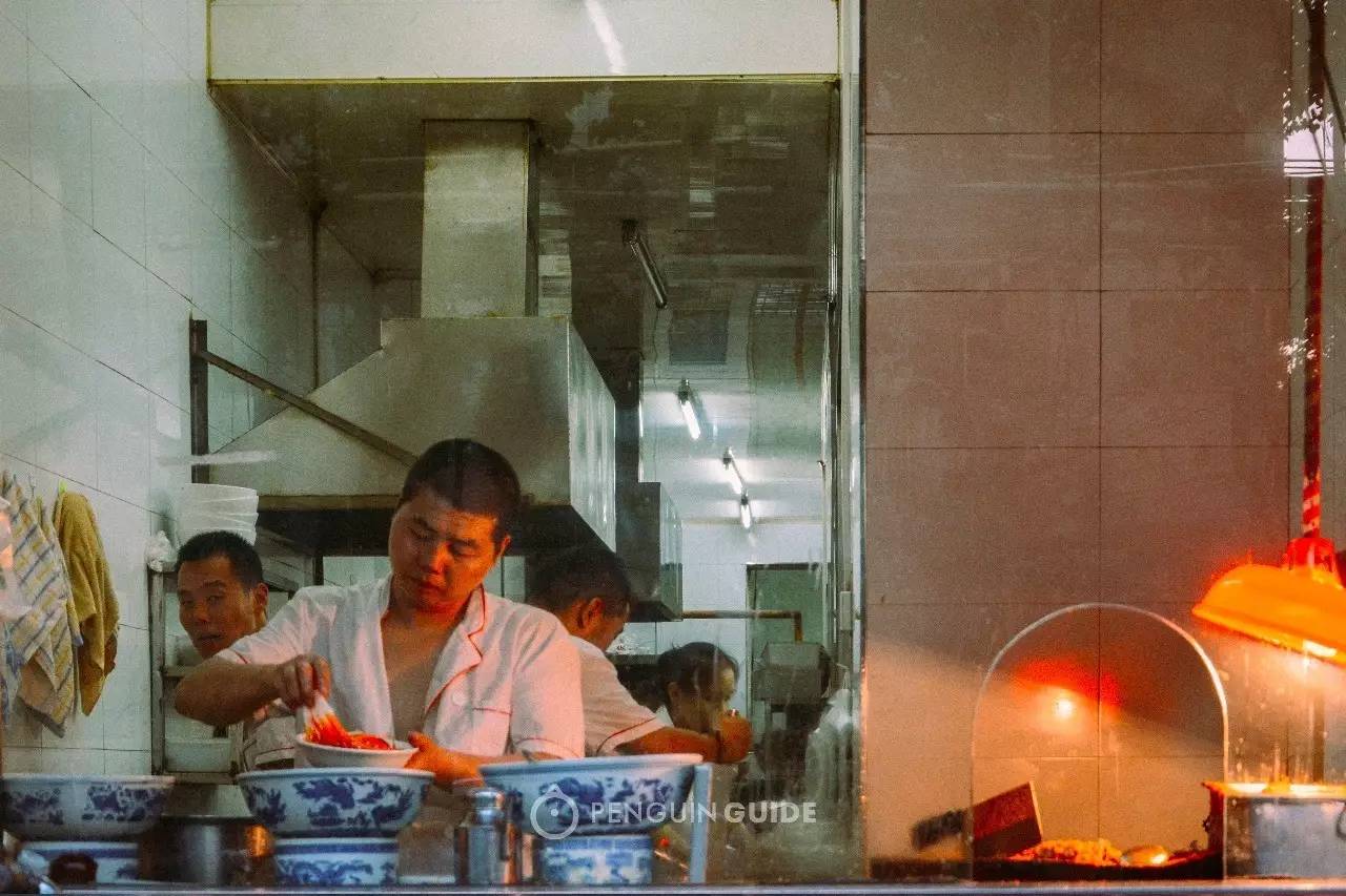 吃西安肉夹馍图片,吃西安肉夹馍视频