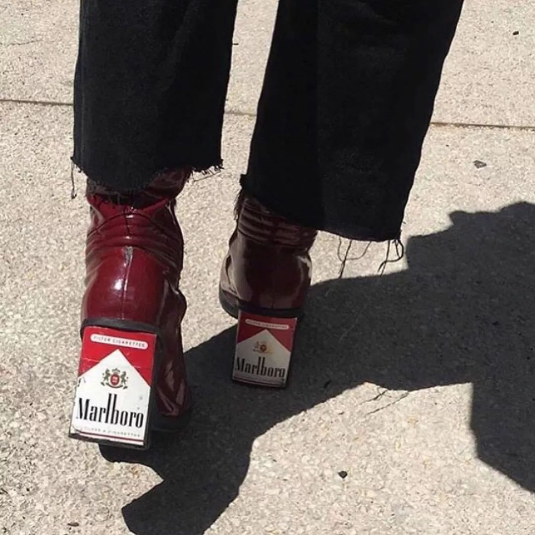 当初忍痛买的万元球鞋，被你们说拆就拆，你有想过我的感受吗？