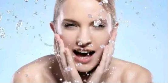 肌底液是如何让肌肤变好的,用了你就爱上它