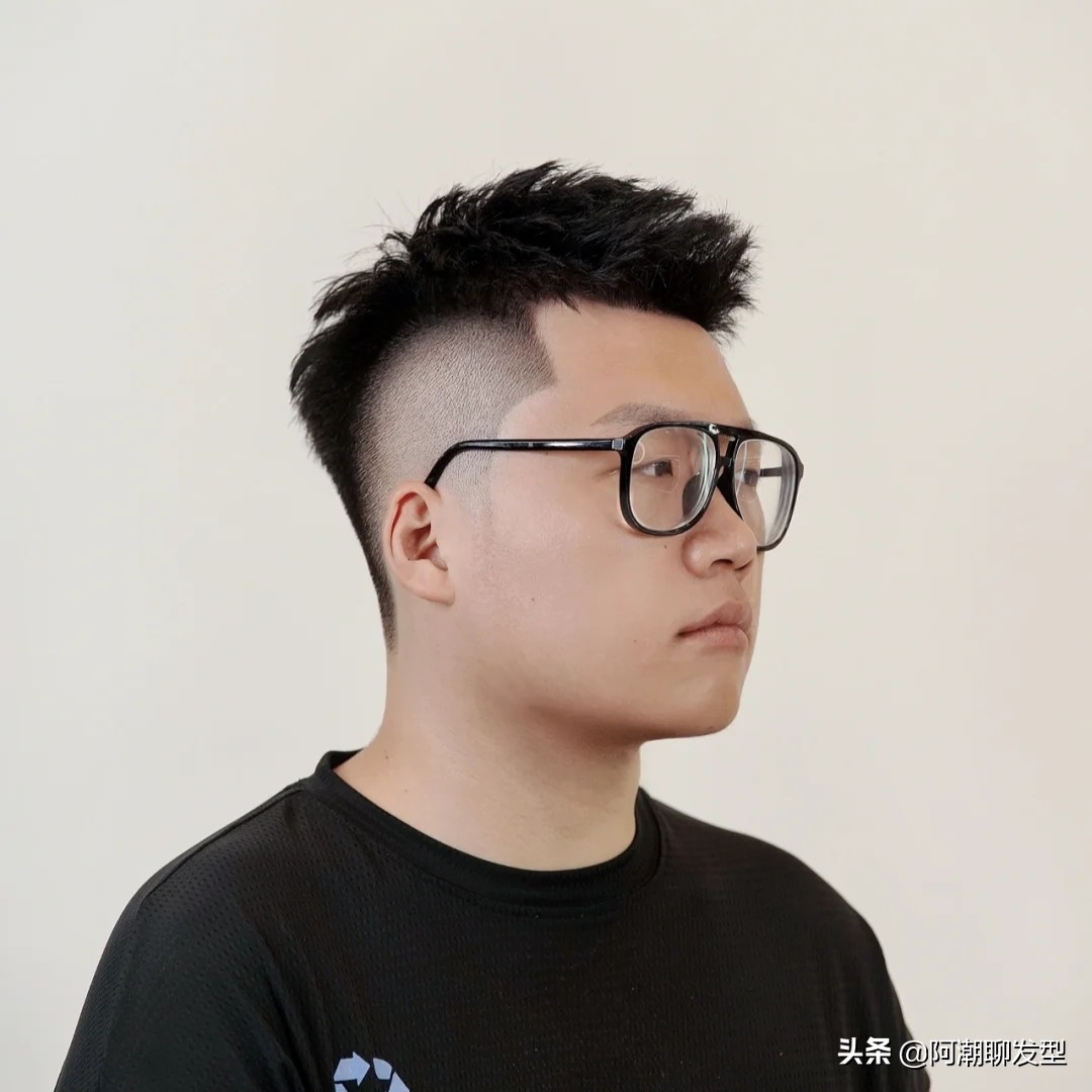 剪什么头发减龄又好看,齐头发怎么剪减龄