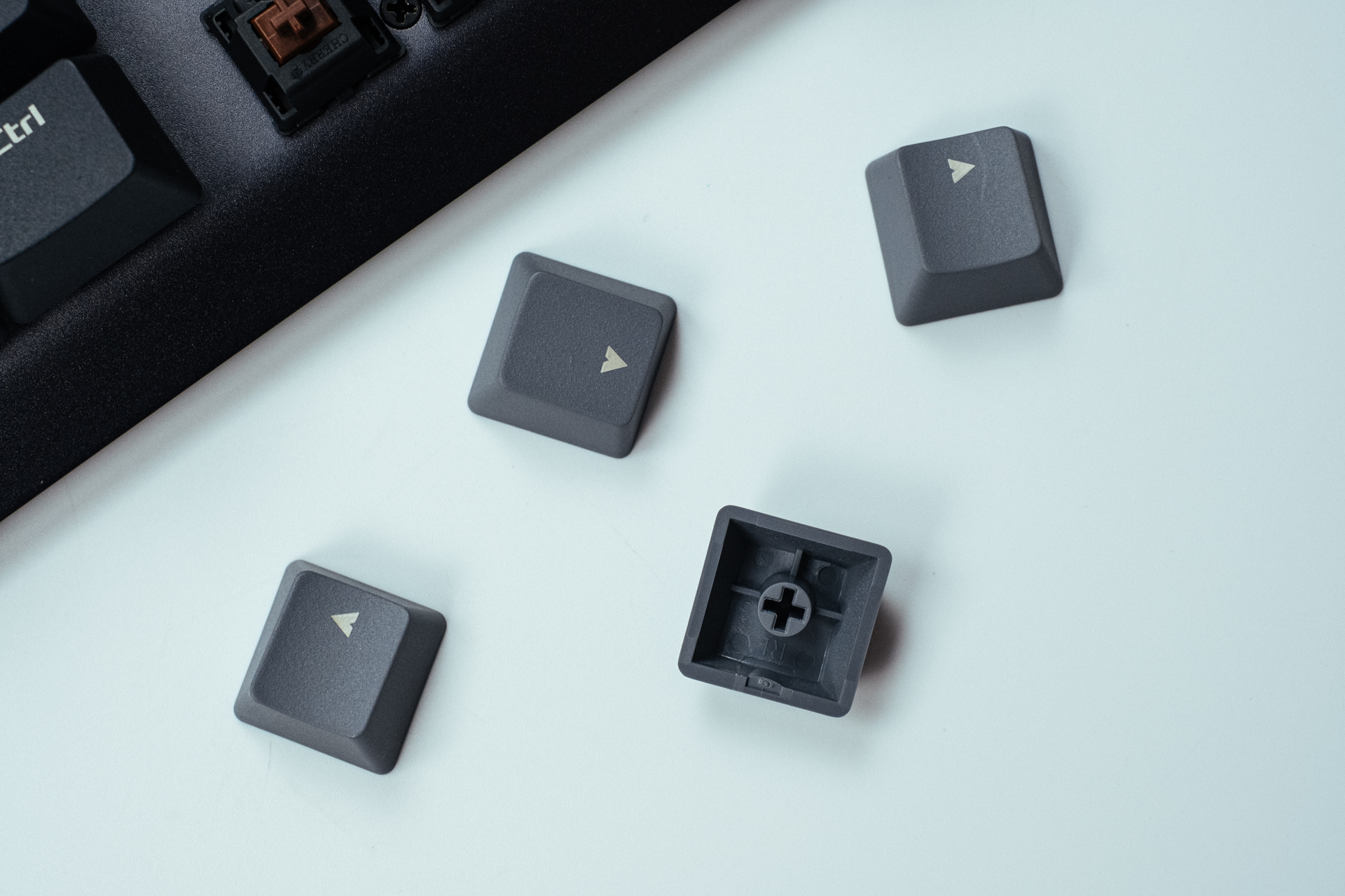 rog游侠竞技版红轴机械键盘评测,rog游侠rx键盘pbt版