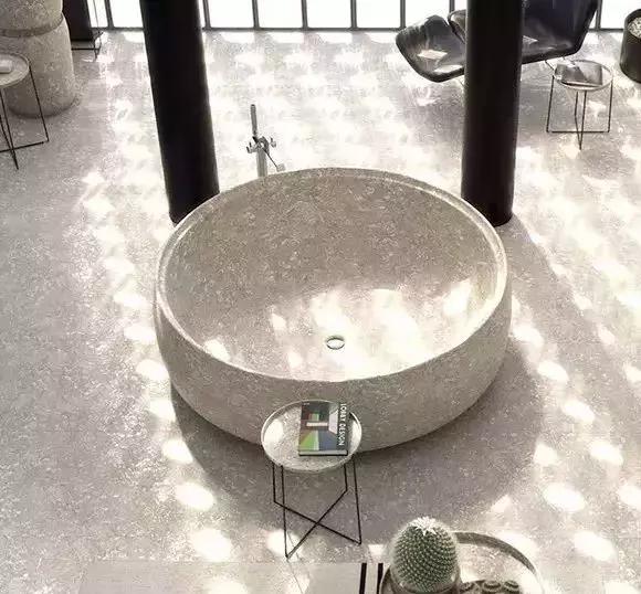 来，我请你洗澡，小编有个“价值10000000的石材浴缸”